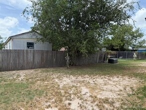 2106 Zimmerman St in Edinburg, TX - Building Photo - Building Photo
