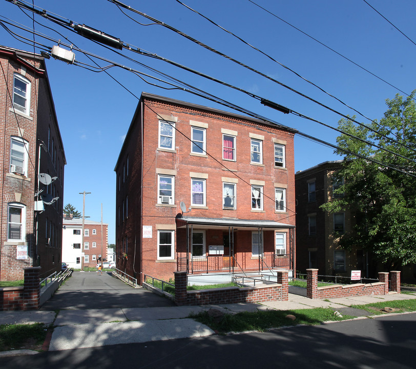 103 Gold St in New Britain, CT - Building Photo