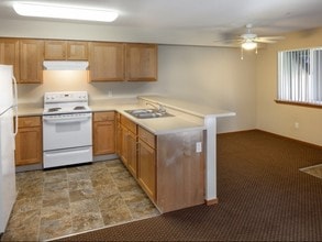 Sunrise Estates Apartments in The Dalles, OR - Building Photo - Interior Photo