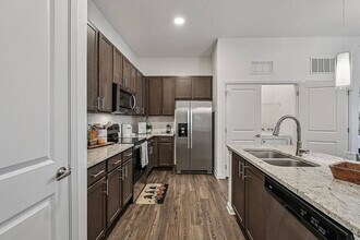 San Marco Promenade Apartments in Jacksonville, FL - Building Photo - Building Photo