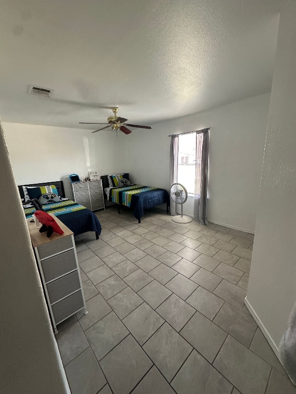 7643 Oak Chase in San Antonio, TX - Building Photo - Building Photo