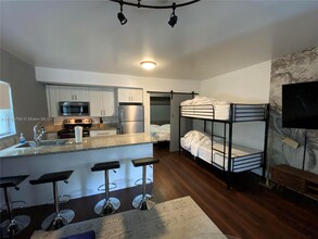 274 NW 32nd St in Miami, FL - Building Photo - Building Photo