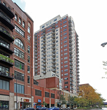 One East Fifteenth Place in Chicago, IL - Building Photo - Building Photo