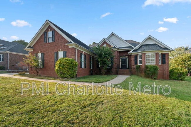 property at 5916 Meadowmere Dr
