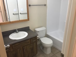 1326 San Pedro Dr SE in Albuquerque, NM - Foto de edificio - Building Photo