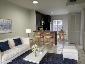 2575 SW 27th Ave, Unit 203 in Miami, FL - Building Photo - Building Photo