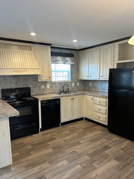 302 Lakeview Rd in Ridgeland, MS - Building Photo