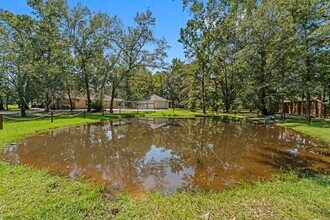 15456 Pin Oak Dr in Conroe, TX - Foto de edificio - Building Photo