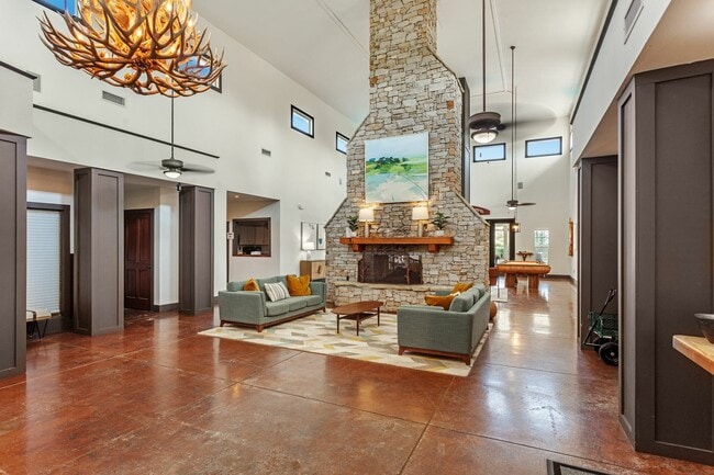 Campus Lodge in Columbia, MO - Building Photo - Building Photo