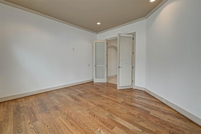 11207 St Laurent Ln in Houston, TX - Foto de edificio - Building Photo