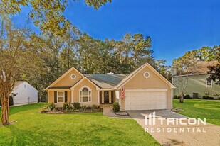 1623 Sparrow Wood Ln SW in Marietta, GA - Building Photo