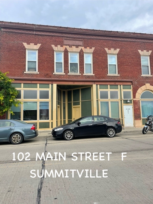 property at 102 N Main St