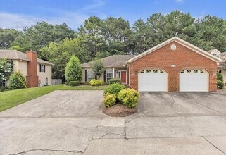 1694 Red Oak Dr, Unit 185 in Dalton, GA - Foto de edificio - Building Photo