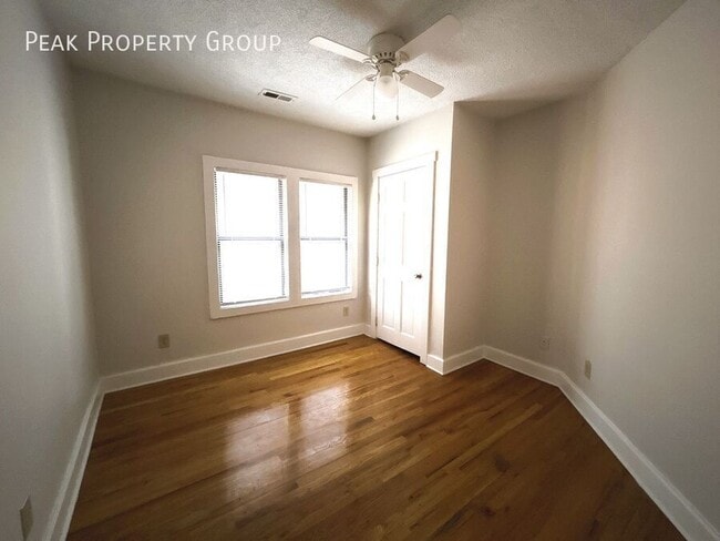 1378 1/2 Indianola Ave in Columbus, OH - Building Photo - Building Photo