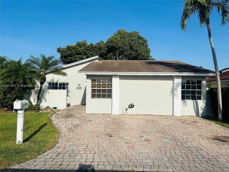 3452 SW 113th Ct in Miami, FL - Building Photo