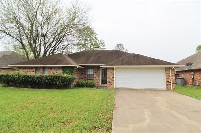 102 Driftwood Ln in Waxahachie, TX - Building Photo - Building Photo