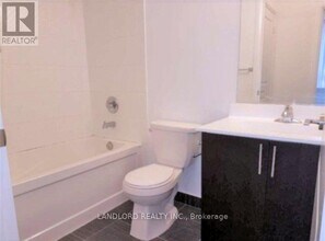 3520 Danforth Ave in Toronto, ON - Building Photo - Building Photo