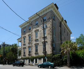 164 Wentworth St in Charleston, SC - Building Photo - Building Photo