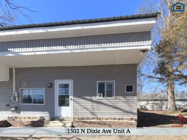 property at 1502 N Dixie Ave