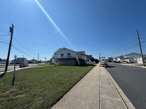 607 E Evans Blvd in Brigantine, NJ - Foto de edificio - Building Photo
