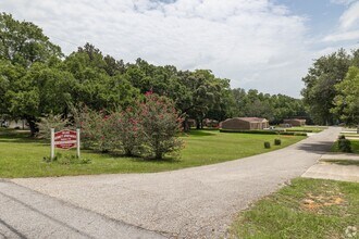 8650 Jernigan Rd in Pensacola, FL - Building Photo - Building Photo
