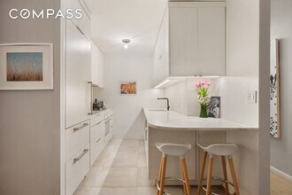 343 E 30th St in New York, NY - Building Photo - Building Photo