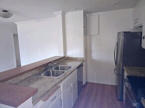 4900 Overland Ave in Los Angeles, CA - Building Photo - Building Photo