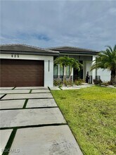 625 NW 7th Ave in Cape Coral, FL - Building Photo - Building Photo