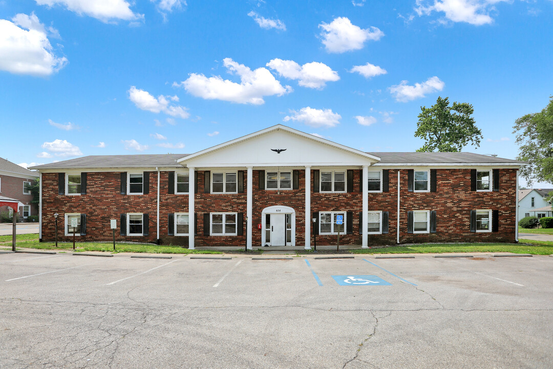 Tara East Apartments in Anderson, IN - Building Photo