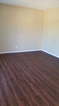 Summer Breeze Apartments - 6