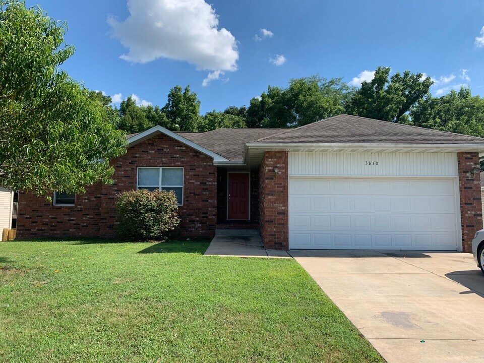 3870 W Roxbury St in Springfield, MO - Building Photo