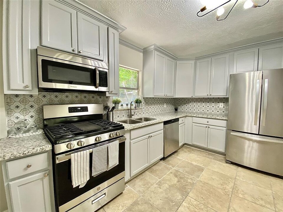 8626 Greiner Dr in Houston, TX - Foto de edificio