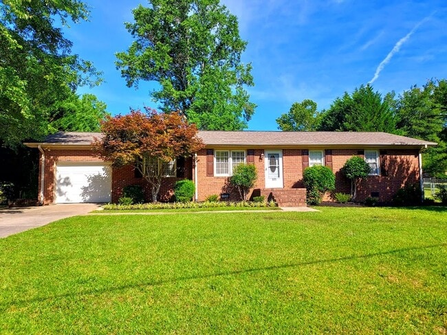 609 Roosevelt Dr in Easley, SC - Building Photo - Building Photo