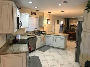 4430 Riverwood Ave in Sarasota, FL - Building Photo - Building Photo