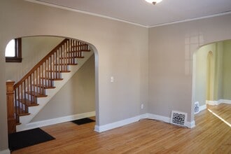 101 S 18th Ave E in Duluth, MN - Building Photo - Building Photo