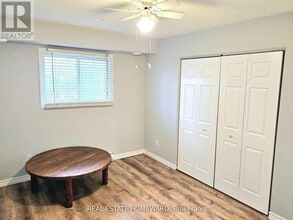 7 Bristow Ct in Barrie, ON - Building Photo - Building Photo
