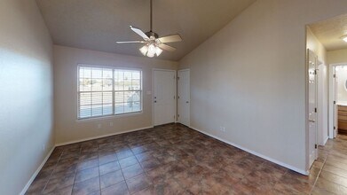732 W 18th St in Portales, NM - Building Photo - Building Photo