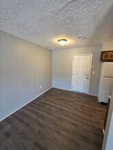 737 St Nicholas Dr in Sauget, IL - Building Photo - Building Photo