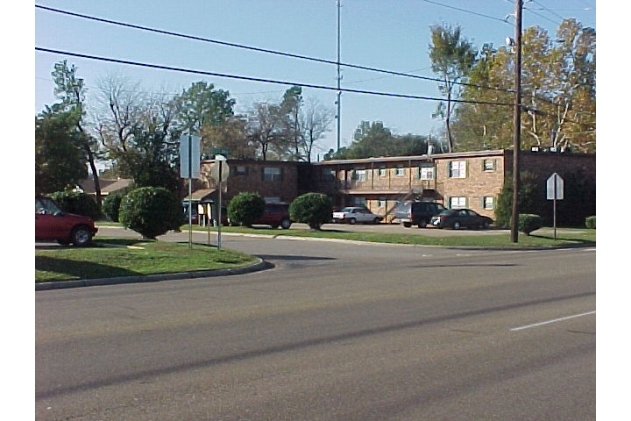 Westlawn Apartments in Texarkana, TX - Building Photo