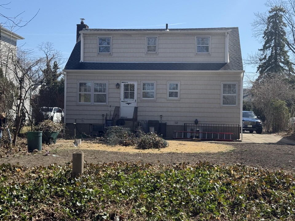 15 School St in Port Washington, NY - Building Photo