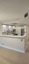 8000 S Colony Cir in Tamarac, FL - Building Photo - Building Photo