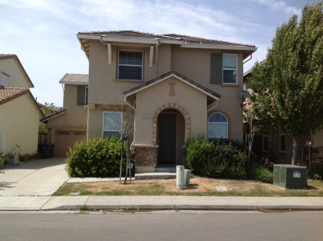 2410 Sheldon Dr in Fairfield, CA - Building Photo