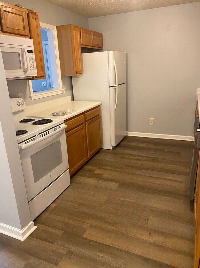 802 Moultrie Ct in Greensboro, NC - Building Photo - Building Photo