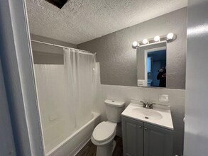 13420 Euclid Ave in East Cleveland, OH - Foto de edificio - Building Photo