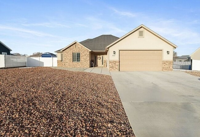 property at 3727 250 E