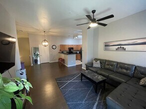 2150 E Bell Rd in Phoenix, AZ - Building Photo - Building Photo