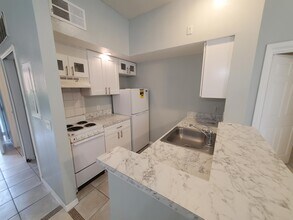 2545 Old Vineland Rd in Kissimmee, FL - Building Photo - Building Photo