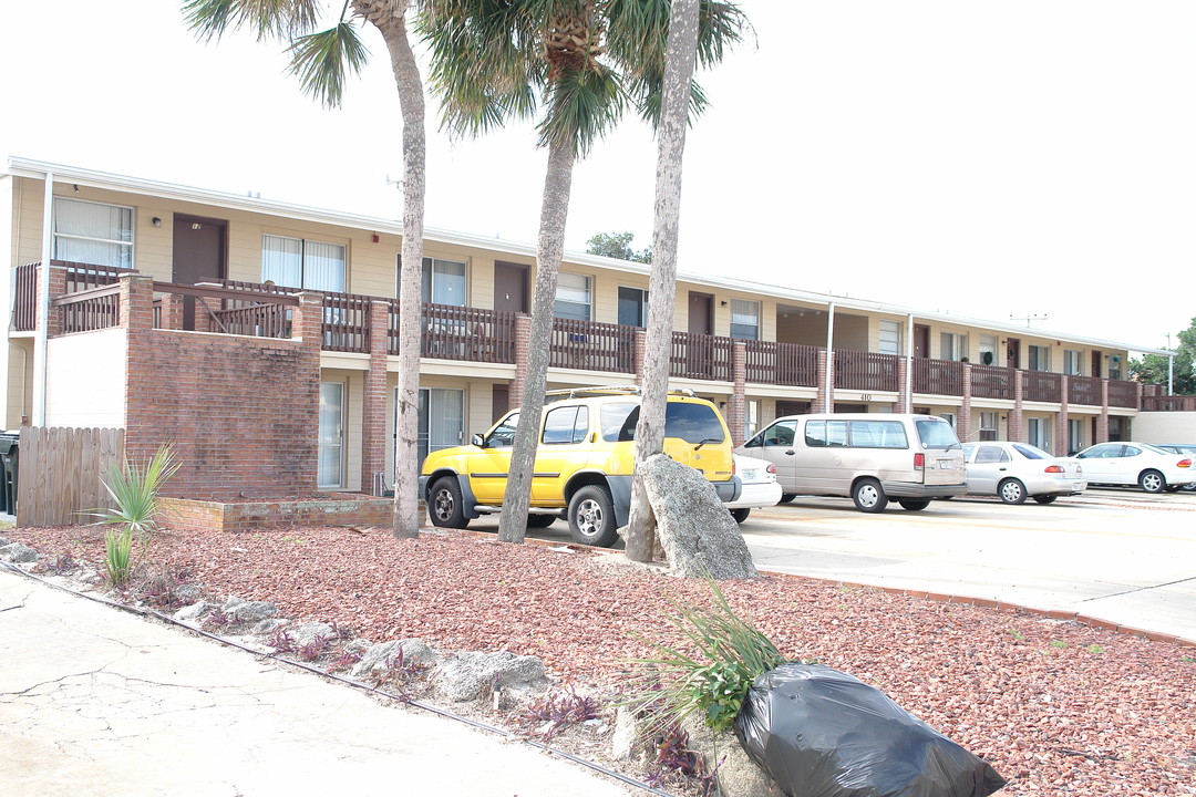 410 Auburn Dr in Daytona Beach, FL - Building Photo