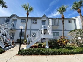 211 Ocean Park Ln in Cape Canaveral, FL - Building Photo