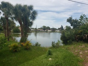 1780 Shadow Ln in Englewood, FL - Building Photo - Building Photo